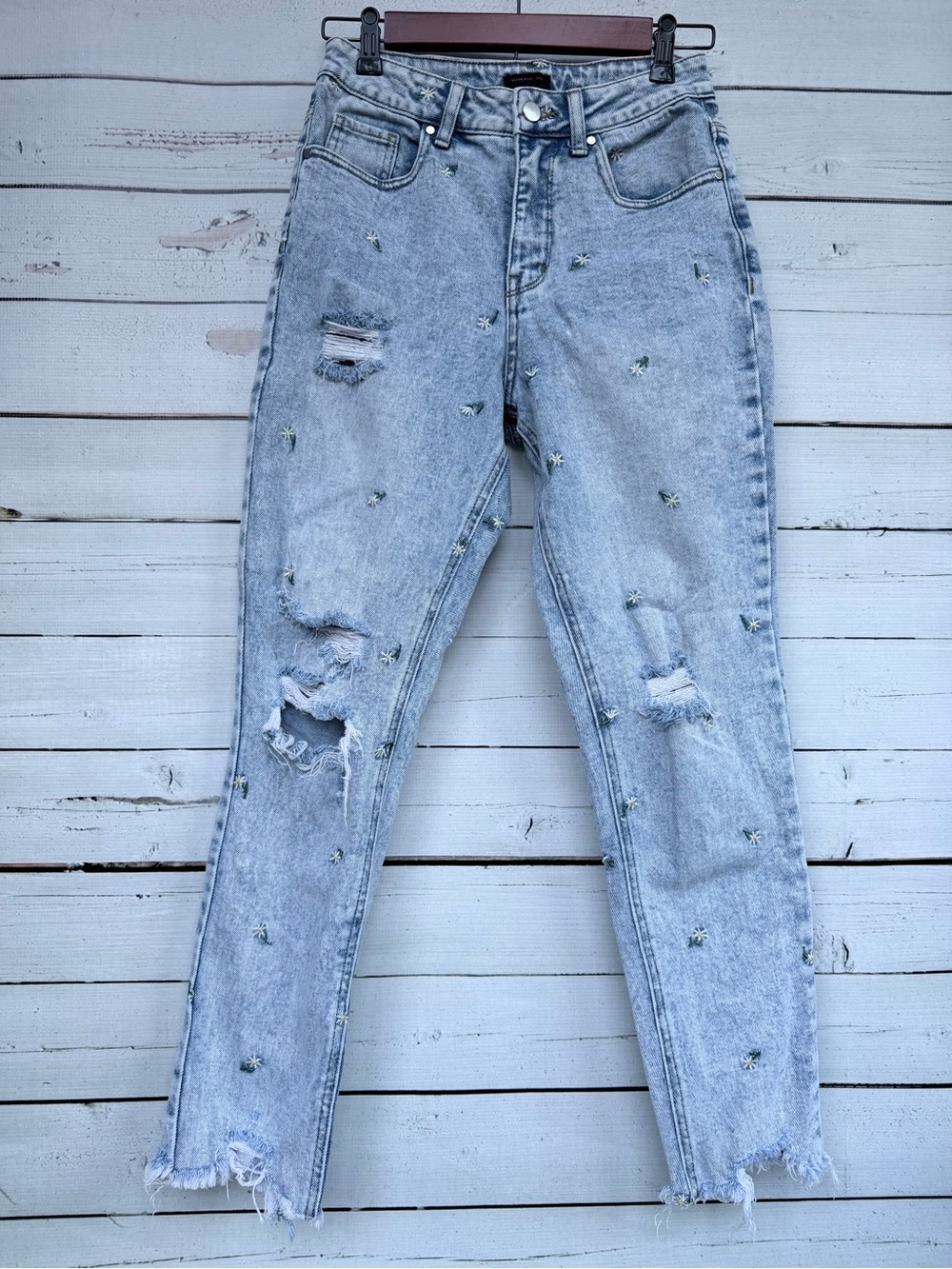 Material Girl High Rise Daisy Embroidered Distressed Mom Jeans - Size 3